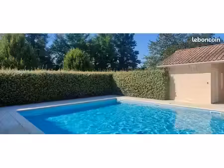 dans résidence sécurisée