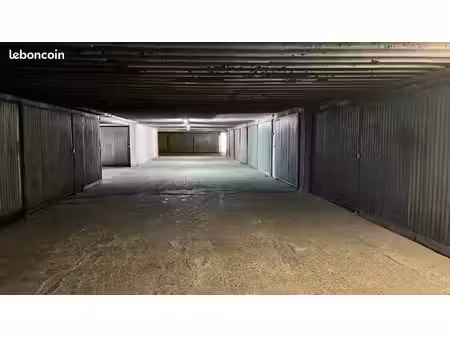 garage / box à louer - 12m2 - amouroux