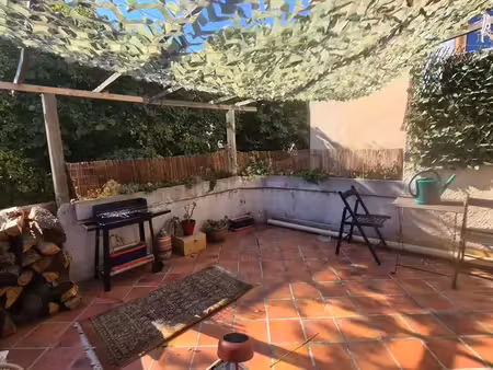 à louer – maison de village t3 – éguilles