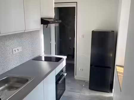 f2 meublé de 38 m² avec parking