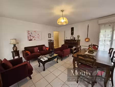 appartement t4 en rdc dans une residence secteur terre rouge