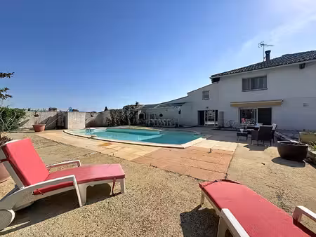 vendre ensemble immobilier de 395 m² avec piscine à arles