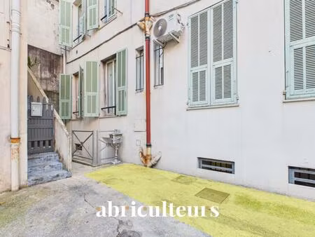local professionnel rénové 40 m² avec parking privé en vente au quartier libération à nice