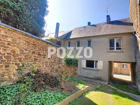 a vendre - la haye pesnel - maison 6 pièce(s) 90 m²