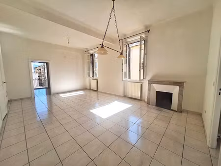 location appartement 3 pièces 75.05 m² à ajaccio (20000)  940 €