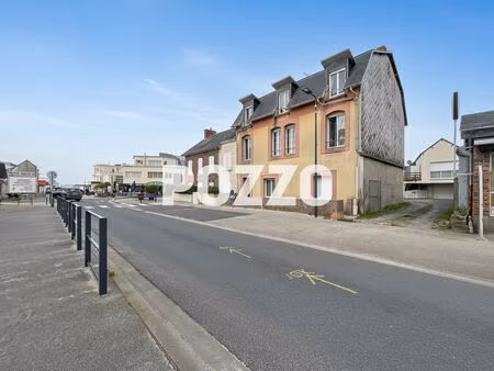 a vendre : immeuble de 3 appartements loués à saint-martin-de-bréhal (50290)  50m de la pl