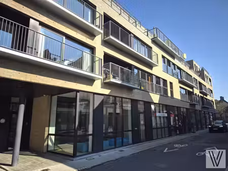 modern appartement te koop op de 4de verdieping aan de ko...