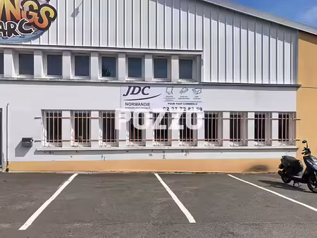 local commercial agneaux