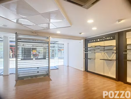 local commercial avranches 139.46 m2