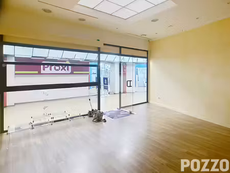 local commercial avranches