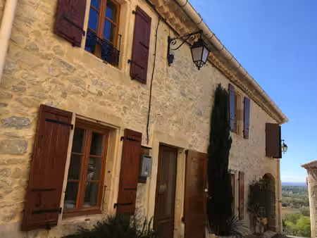 charmante maison en pierres avec vue panoramique
