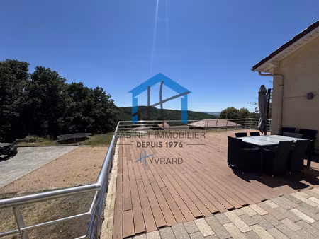 maison familiale de 192 m2 au sol (155 m2 habitables) avec t