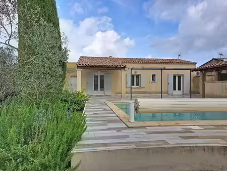 villa de plain pied avec piscine