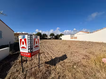 terrain saint gilles croix de vie 815 m2