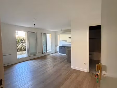 location appartement 1 pièce 28 m² à soisy-sur-seine (91450)
