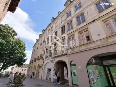 immeuble 20 pièces 1 059 m²