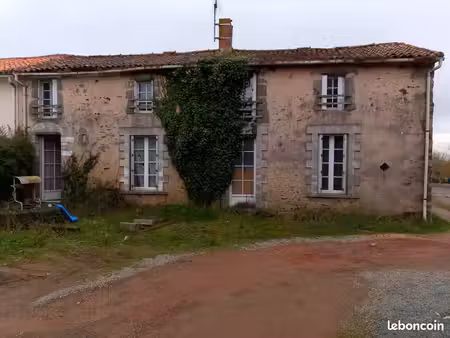 maison en pierres de caractère 42000 euros