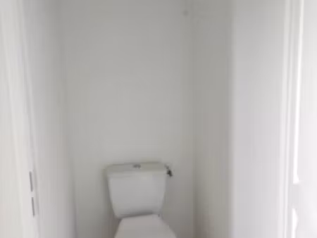 location etudiants 2 pièces spacieux wc ind