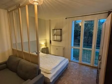 appartement rénové et tout équipé laval - proche chu