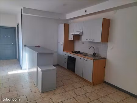 appartement rdc - 2 pièces - 40 m2 - centre de saint-amand en puisaye