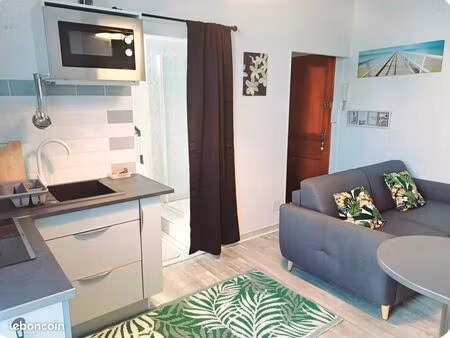 joli studio meublé 23 m2