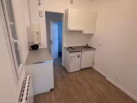 studio 23 m² - courbevoie