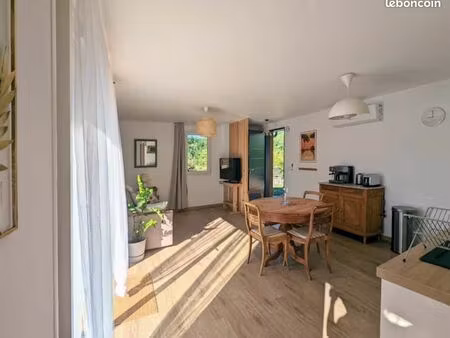 t2 meublé neuf – terrasse privée – lesperon (landes)