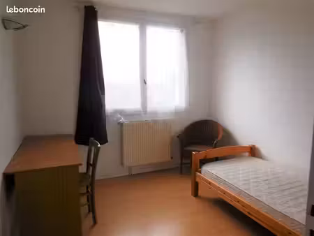 chambre meublée dans appartement calme bruges limitrophe bordeaux