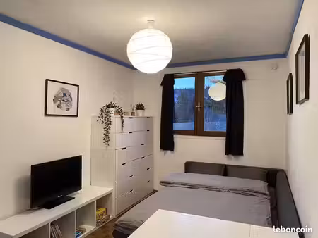 studio entièrement meublé et équipé  il est prêt à habiter
