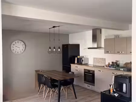 appartement t3 récent avec terrasse et garage
