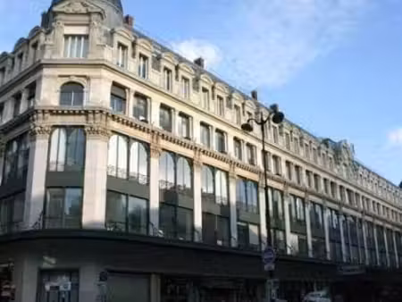 paris ii - a louer vide - rue reaumur - beau 4 pieces - refait a neuf - 4e etage