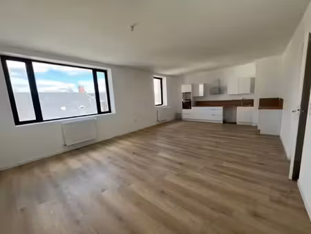 location appartement 4 pièces 95.45 m² à laon (02000)  769 €