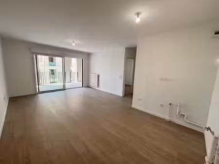 appartement à louer 2 pièces bordeaux (33)  neuf  place de parking  terrasse 16m²