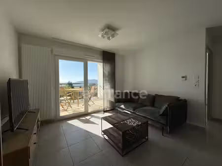 a louer t2 meublé de 43 m² avec garage et parking  les ollières
