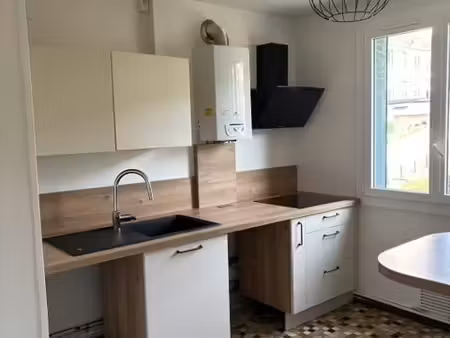 nouveauté à la location - appartement de type f4 de 67.73m² avec balcon  box  ca