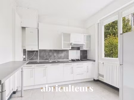 maison de ville avec garage et cour en vente à angoulême - quartier victor-hugo (16000)