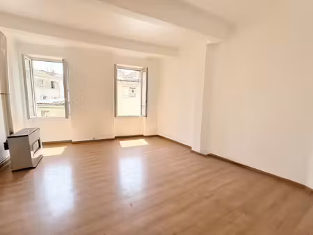 beau t3 58m2 lumineux rue saint-pierre