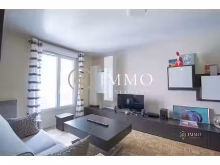 studio de 38m² face à la roseraie