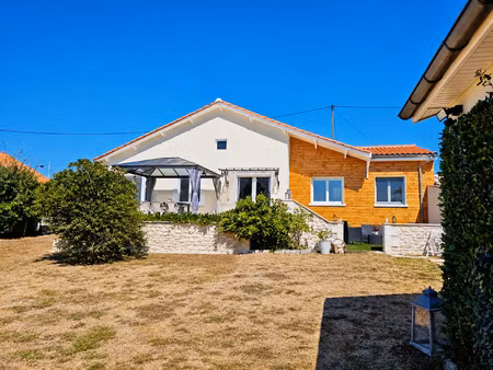 quartier st cybard : maison 3 chbs avec jardin