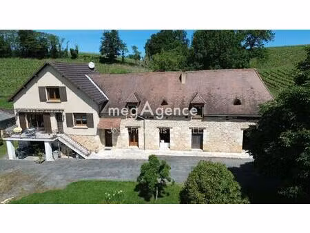 ensemble immobilier de deux maisons