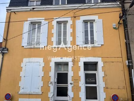 enorme potentiel pour cette maison de maître !!