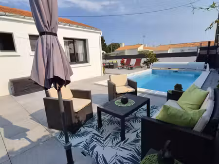 en limite de boisvinet - 2 chambres + espace couchage - pisc