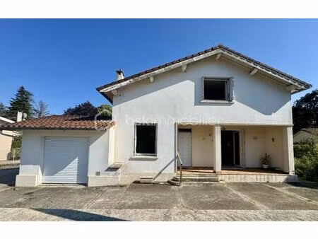 maison 108m2 habitables 3 chambres avec garages et jardin