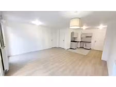 location appartement 2 pièces 52 m² à paray-vieille-poste (91550)  979 €