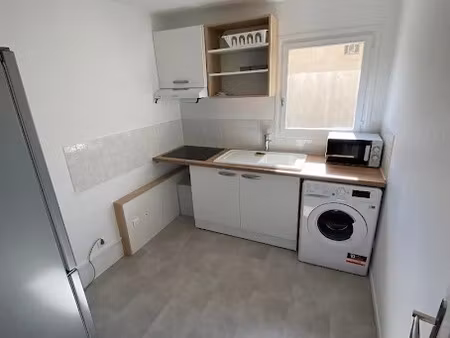 location appartement 4 pièces 75.25 m² à montpellier (34000)  1 033 €