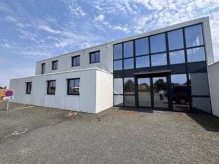 location bureaux et commerces à angles (85750) : à louer / 130m² angles