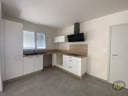location maison à froidfond (85300) : à louer / 89m² froidfond