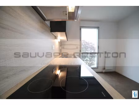 location appartement 3 pièces 61 m² à mont-saint-aignan (76130)