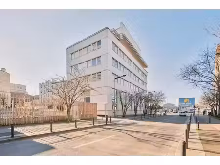 location bureaux 48 m² à 3 171 m²