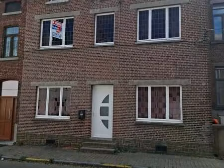 maison à rénover proche de toute commodité et écoles